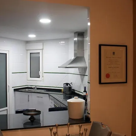 Two Bedroom Seafront 公寓