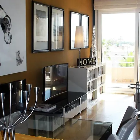 公寓 Two Bedroom Seafront *