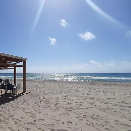 Two Bedroom Seafront 公寓 卡布罗伊格