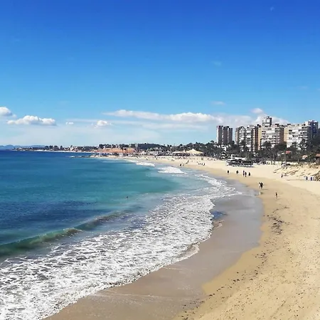 Two Bedroom Seafront 公寓 *